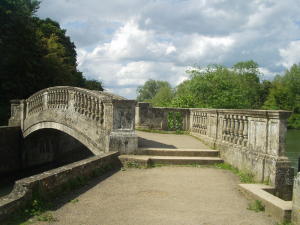 The stone bridge at Iffley Lock