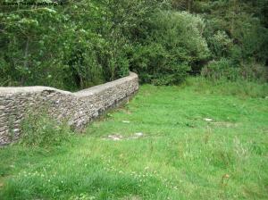 Stone wall on the course of the Thames