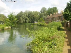 The Thames path out of Oxford