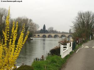 Approaching Maidenhead Road Bridge